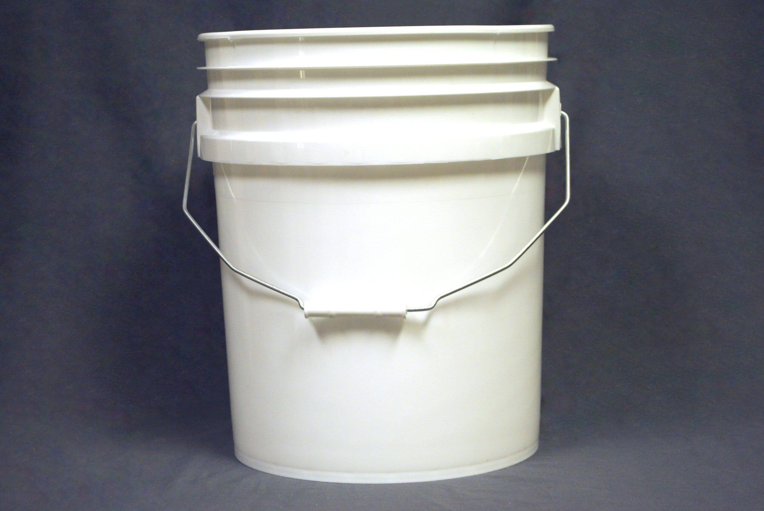 5 Gal Ivory Bucket